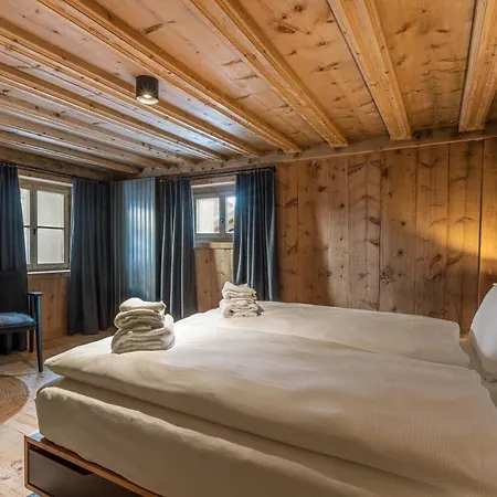 Apartment Chesa Dalet 2 *